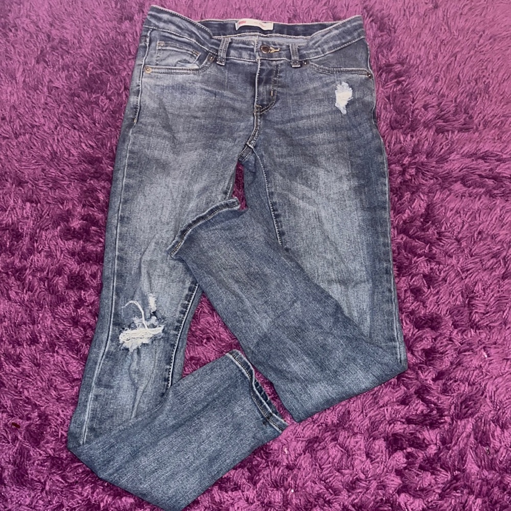 Girls Levi ripped jeans